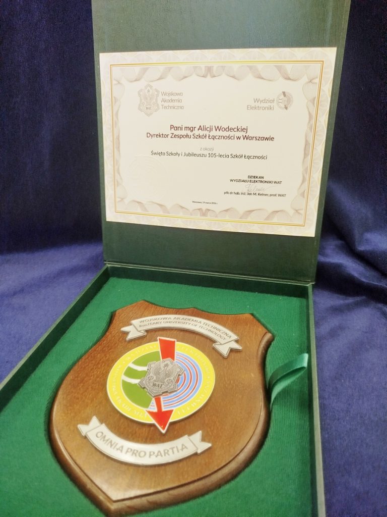 Jubileuszowy medal Szkół Łączności