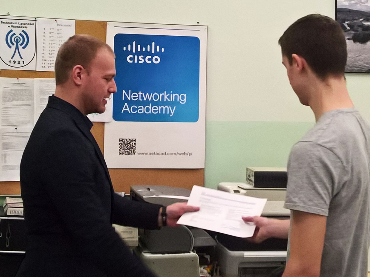 Wręczenie certyfikatów Cisco