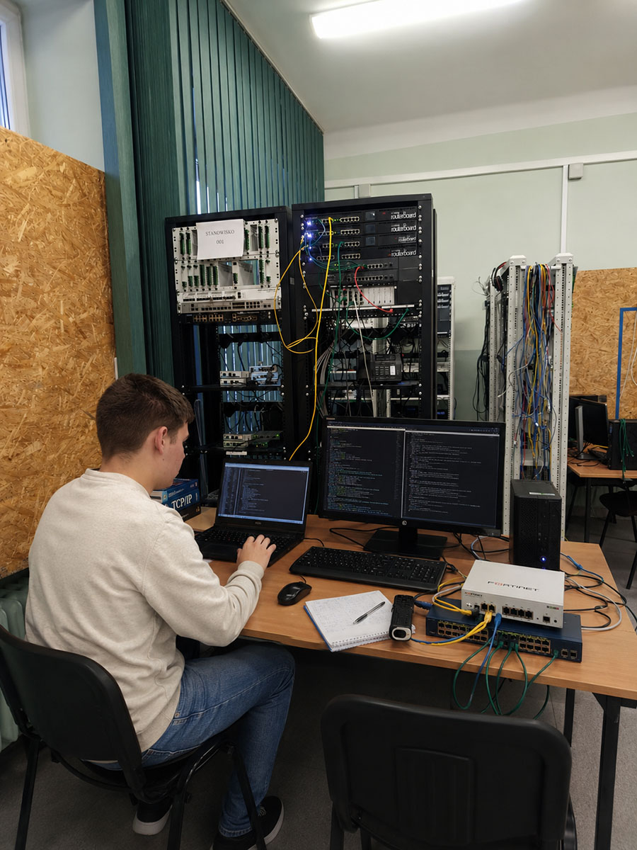 Cyberbezpieczeństwo — zajęcia praktyczne w ZSŁ