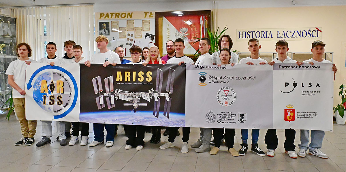 Uczniowie ZSŁ podczas projektu ARISS