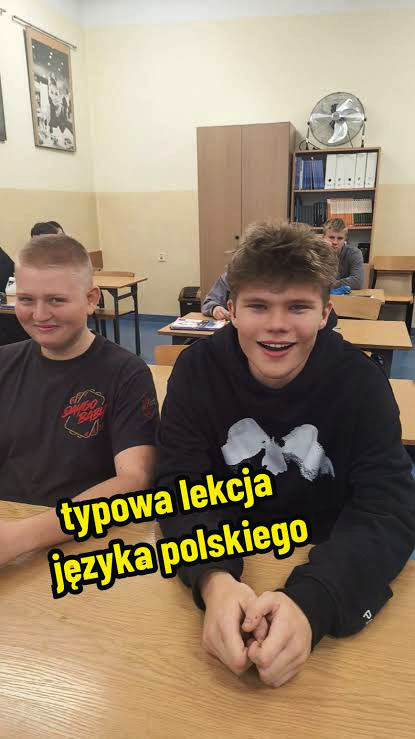 Uczniowie podczas zajęć szkolnych