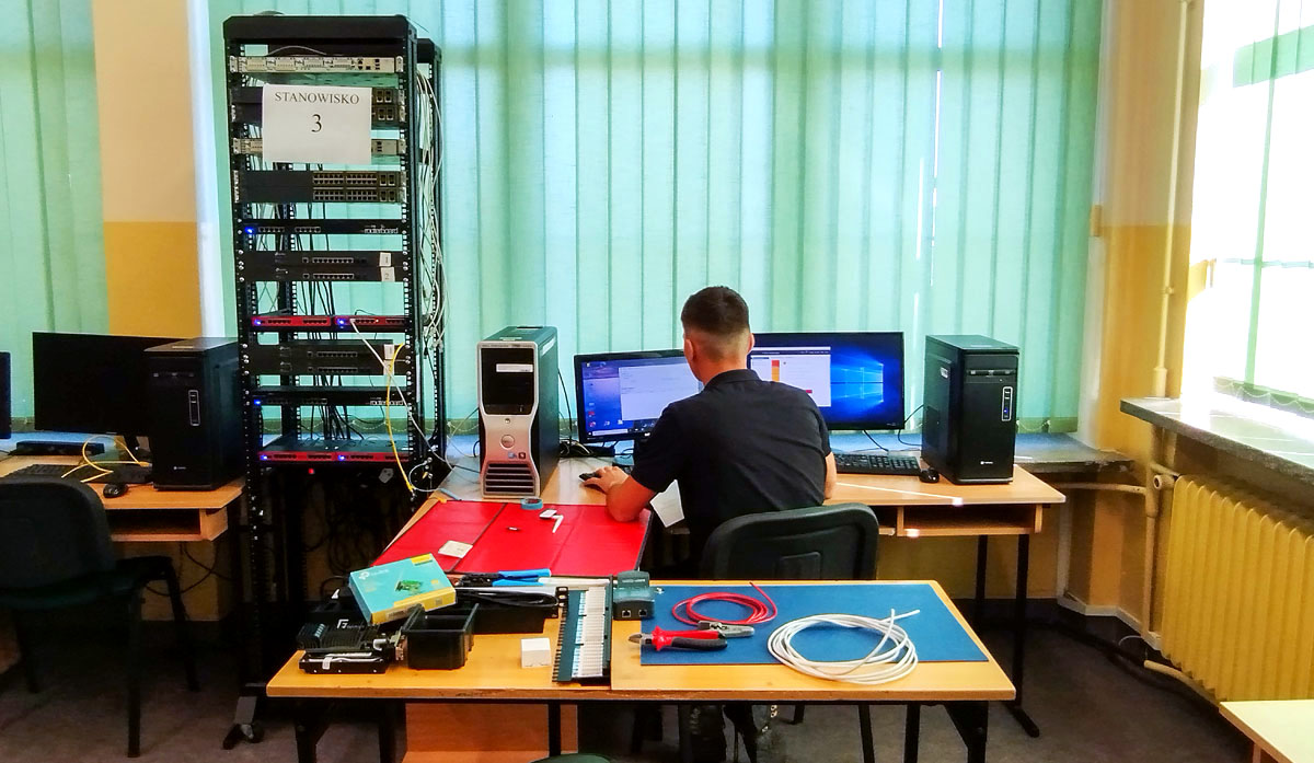 Egzamin zawodowy w Technikum Łączności