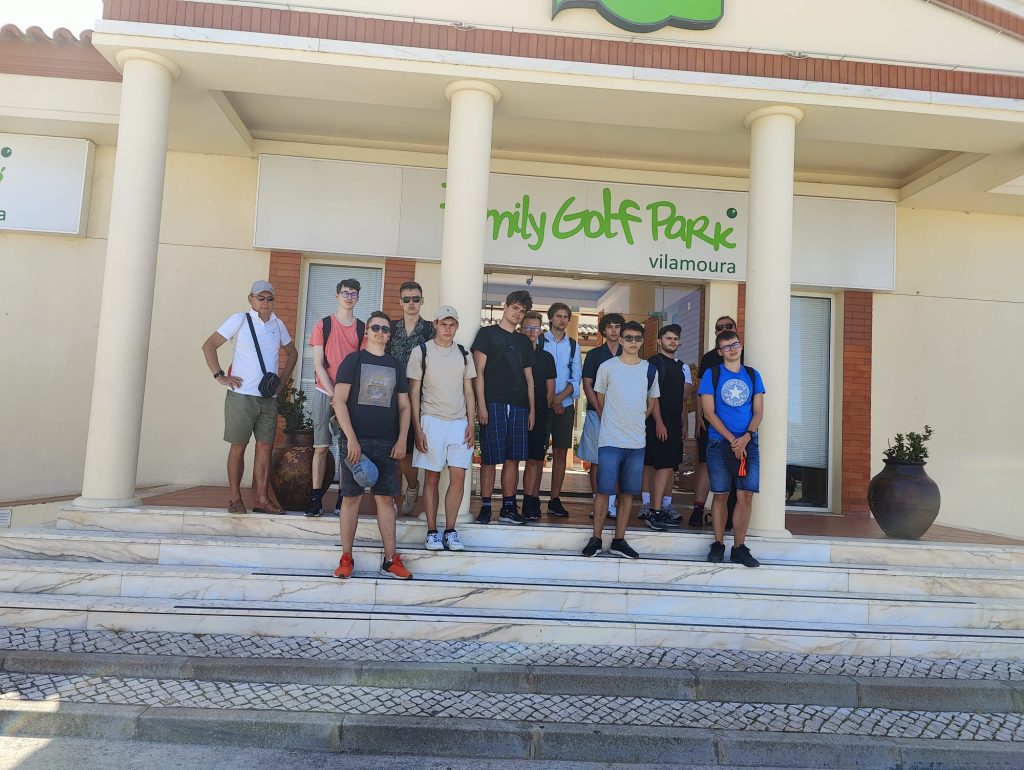 Minigolf podczas pobytu Erasmus+ Faro 2024