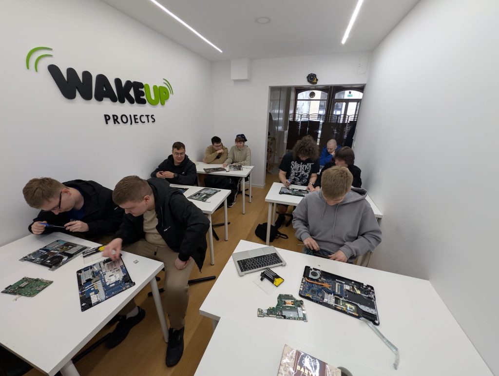 Uczeń ZSŁ podczas praktyk zawodowych Erasmus+ w Figueira da Foz
