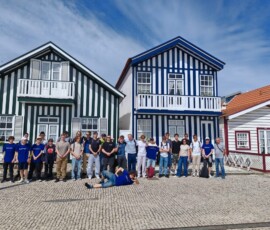 Uczestnicy Erasmus+ podczas postoju na trasie wycieczki Aveiro–Costa Nova.