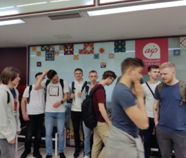 Uczestnicy projektu spotykają się z organizatorem praktyk AIP Language Institute w Walencji.