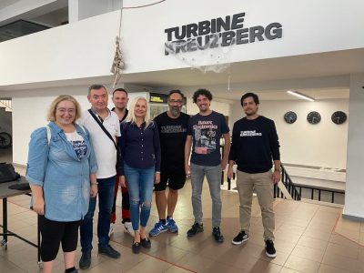 Uczniowie podczas spotkania rekrutacyjnego na praktyki Erasmus+ w Portugalii.